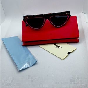 Cat eye brand new fendi.